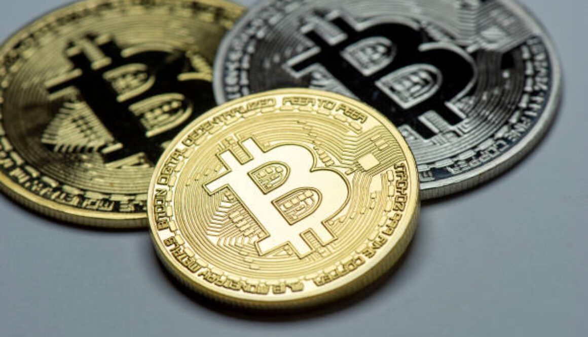 Bitcoin Hovering In A Descending Range, But Alts Are Quietly Gaining Momentum