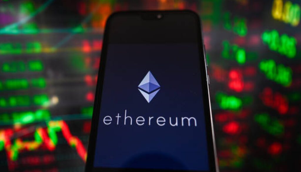 Ethereum Caught Between Weak Bounce And High-Timeframe Risk – What’s Next?