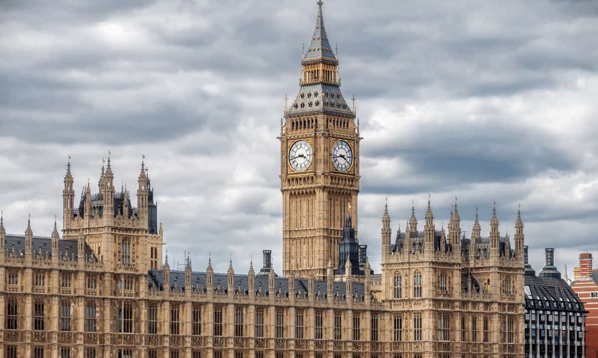 UK Sanctions 18 Crypto Firms Tied to Russia’s B War Network