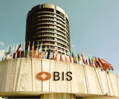 BIS says that dollar-backed stablecoins fall short of money, warns markets about FX risk