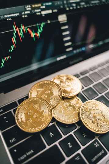 Cardano Foundation Urges SPOs To Vote Instead Of Auto-Abstaining On Governance Actions