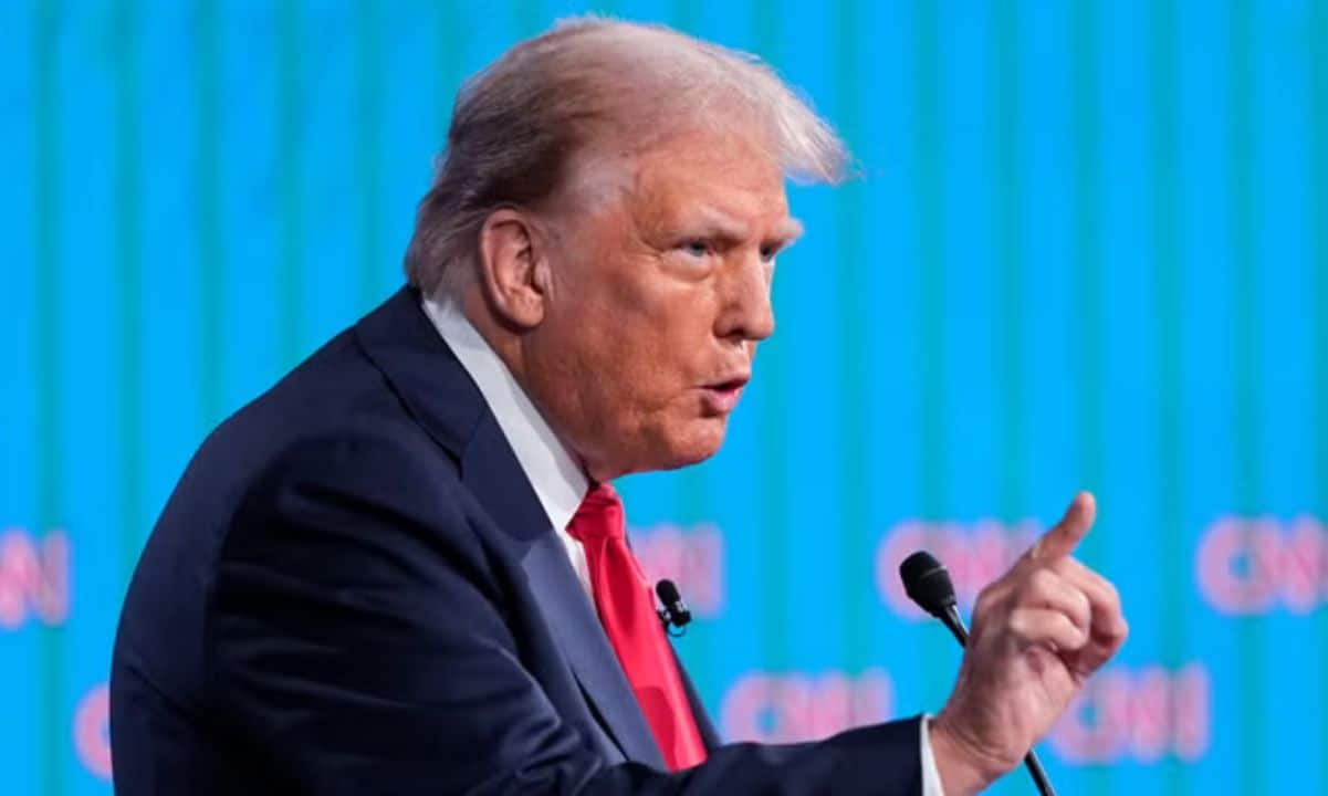 Trump-Linked Crypto Ventures Leave Investors at Least .7B Underwater: Public Citizen