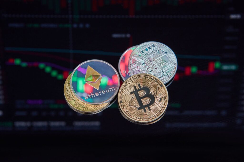Altcoin spot volume reaches 4x Bitcoin’s as Bitcoin ETF inflows plunge 86.5% in five days