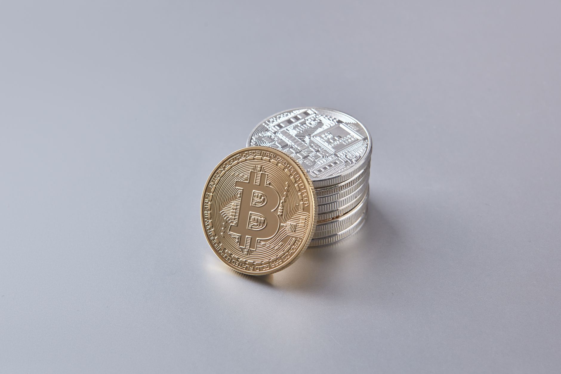 Bitcoin ETF inflows collapse 87% from Monday peak to Friday